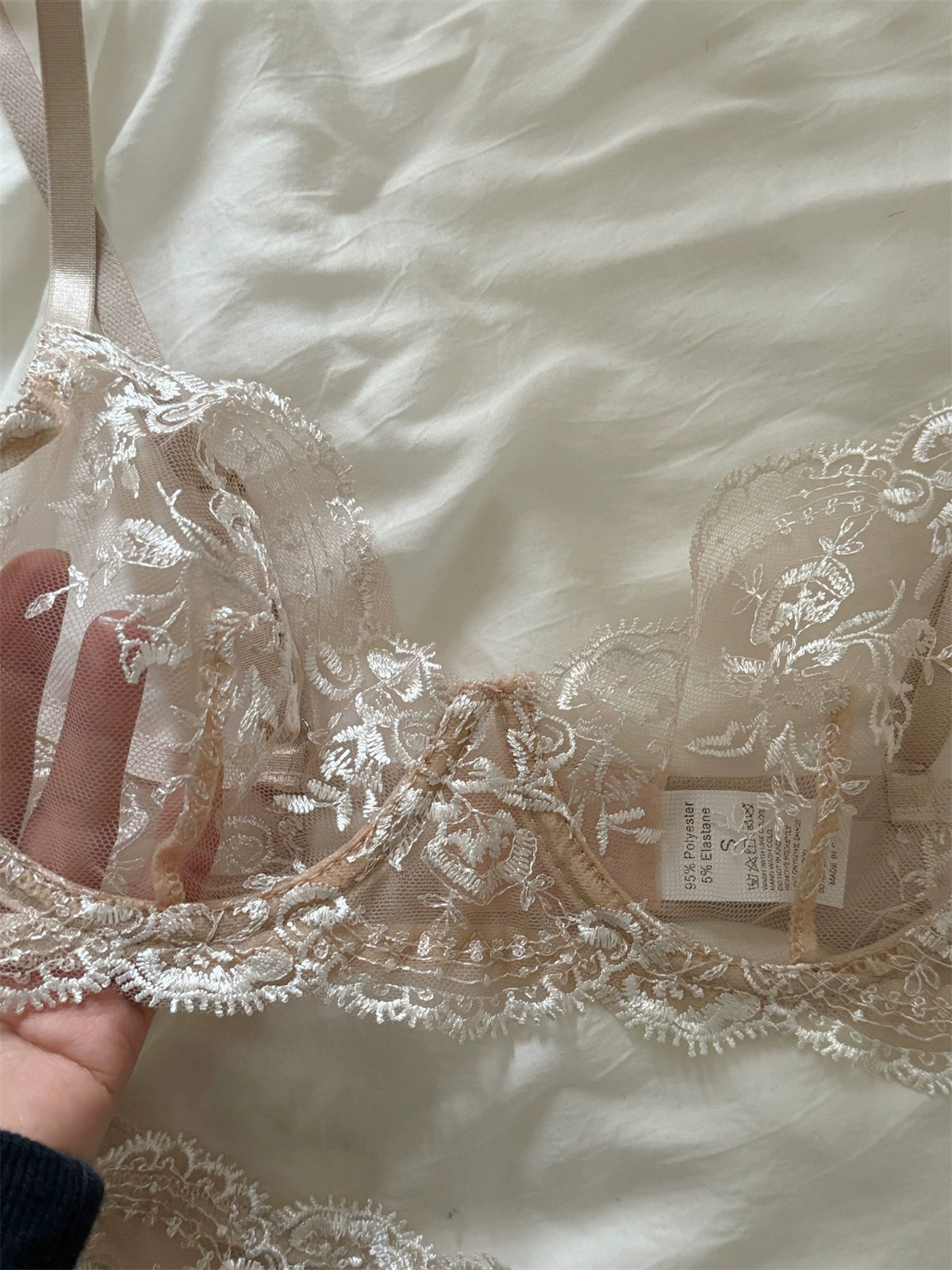 Exquisite flower embroidery lingerie women bras thin lace sexy upturned bra panty suit underwear female