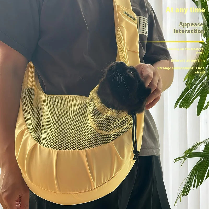 Summer casual solid-color net fabric pet portable outdoor carrying bag for cats.