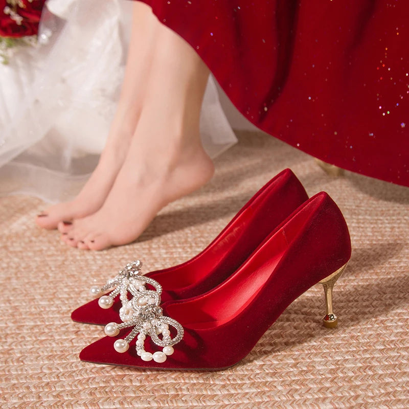 Wedding shoes bride shoes women new pearl thick heel shallow mouth pointed Xiuhe main wedding dress not tired foot single shoes
