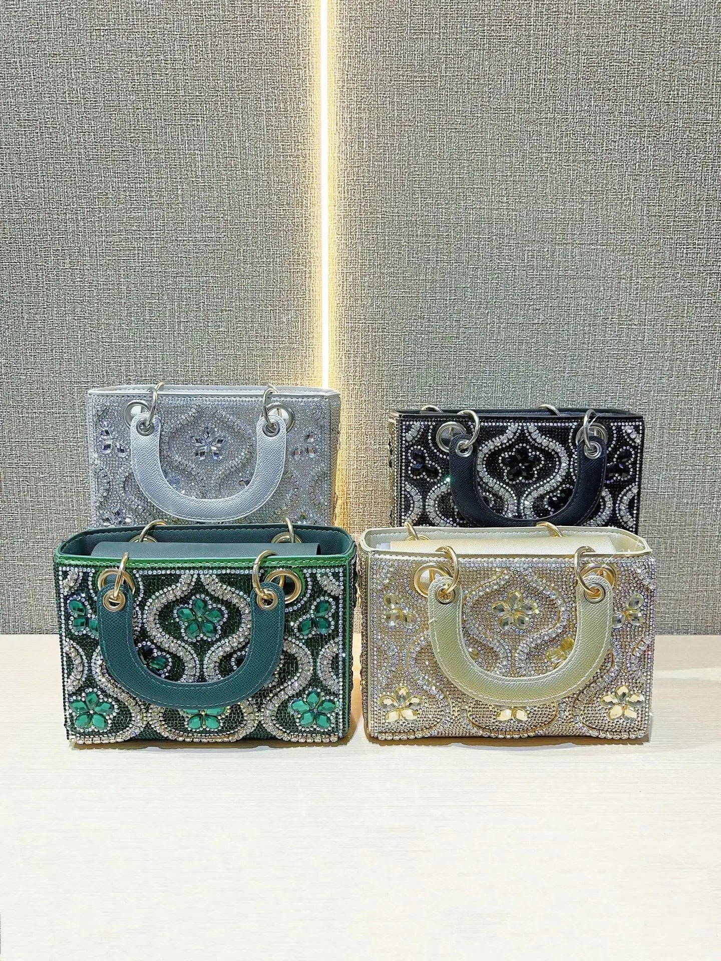 Handmade Light Luxury Women Evening Bag Handbag Shoulder Crossbody Dinner Bag shiney Diamond Decoration Fashion Women Party Bag