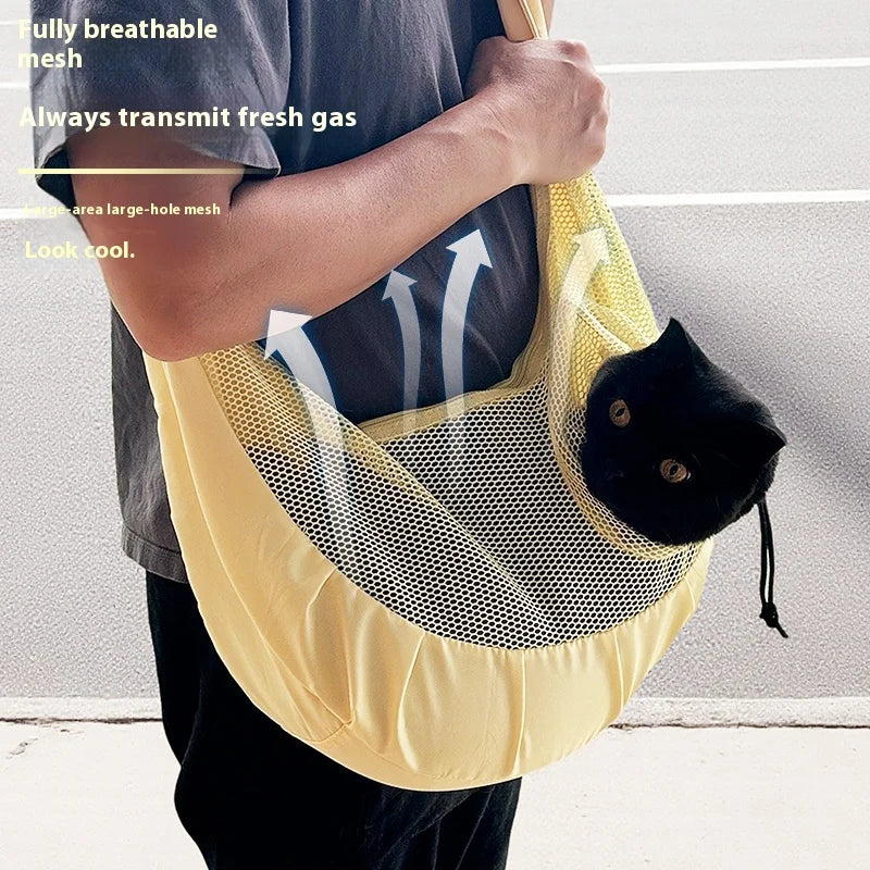 Summer casual solid-color net fabric pet portable outdoor carrying bag for cats.