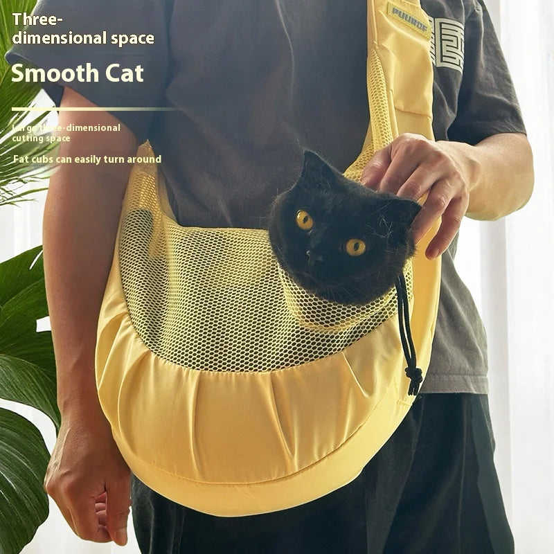 Summer casual solid-color net fabric pet portable outdoor carrying bag for cats.