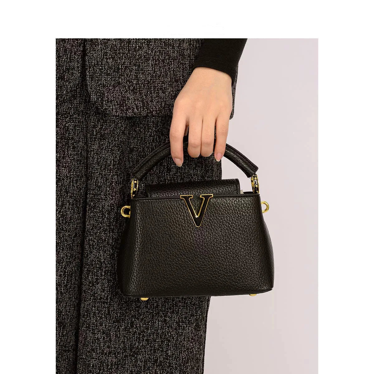 Luxury Fashion Leather Women Handbags 2025 Summer New Small Shoulder Crossbody Bag Portable V Letter Shell Messenger Bags