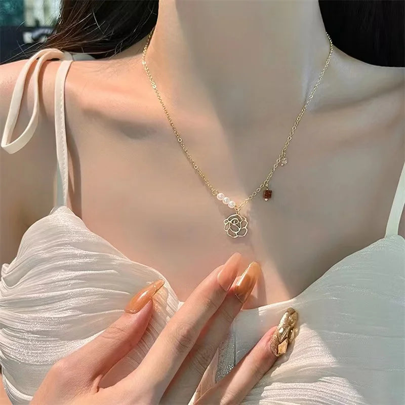 New Fashion Trend Unique Design Delicate Zircon Cross Pendant Necklace for Men and Women Couples Jewelry Party Premium Gifts