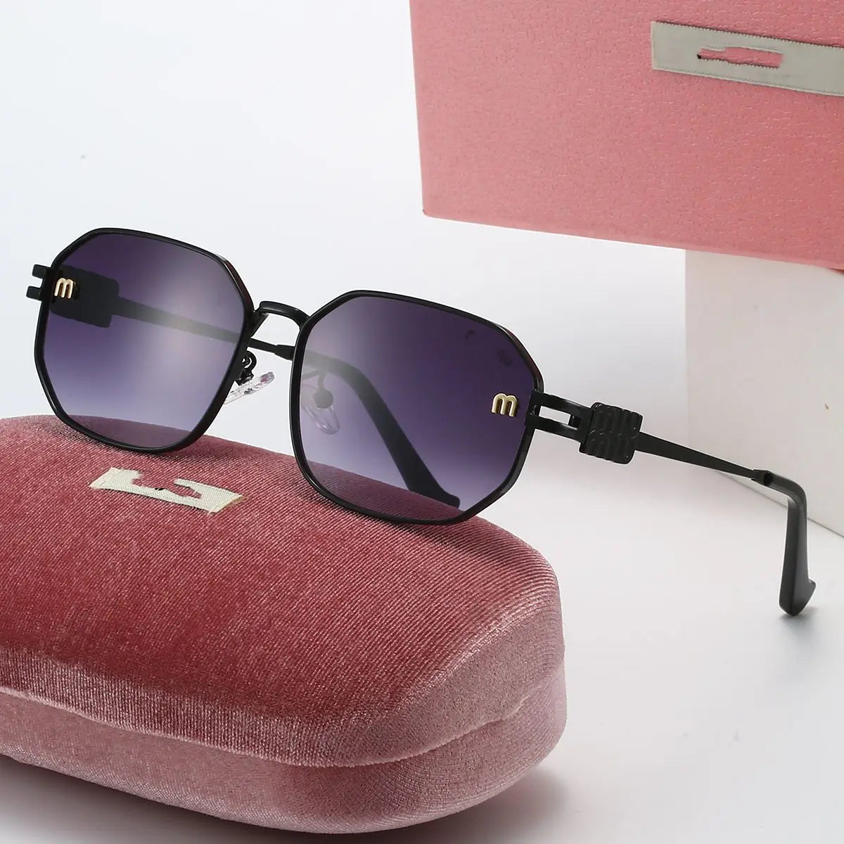2025 New Miu Home Square Sunglasses for Women with a sense of luxury, retro and trendy, big brand sunglasses, M Outdoor Glasses