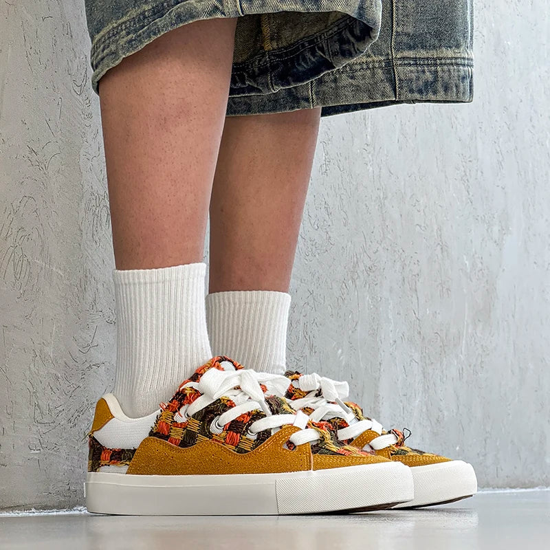 Casual shoes are trendy and versatile, classic night king white sneakers, skate shoes and dad shoes