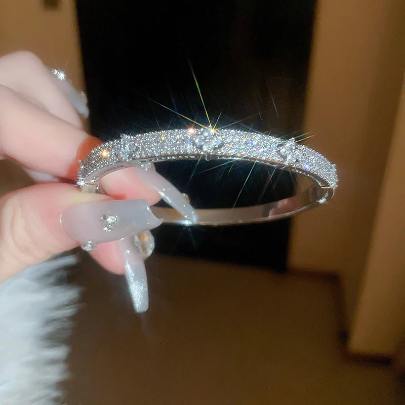 ANENJERY Four Leaf Flower Inlaid Shiny Zircon Bracelet for Women Girls Elegant Delicate Vintage French Jewelry Wedding Wholesale