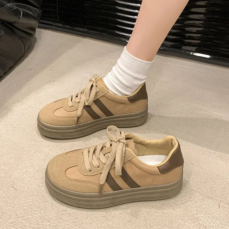 Women's Casual Sports Shoes Spring New Style Versatile Lightweight Lace-Up Mesh Thick Bottom Foot-Extending Dad Sneakers