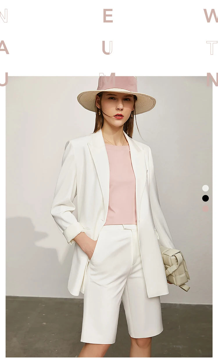 AMII Minimalism T-shirt Women 2023 Spring New Petite Niche Design All-match Office Lady Slash Neck Loose Embroidery Top 12342274