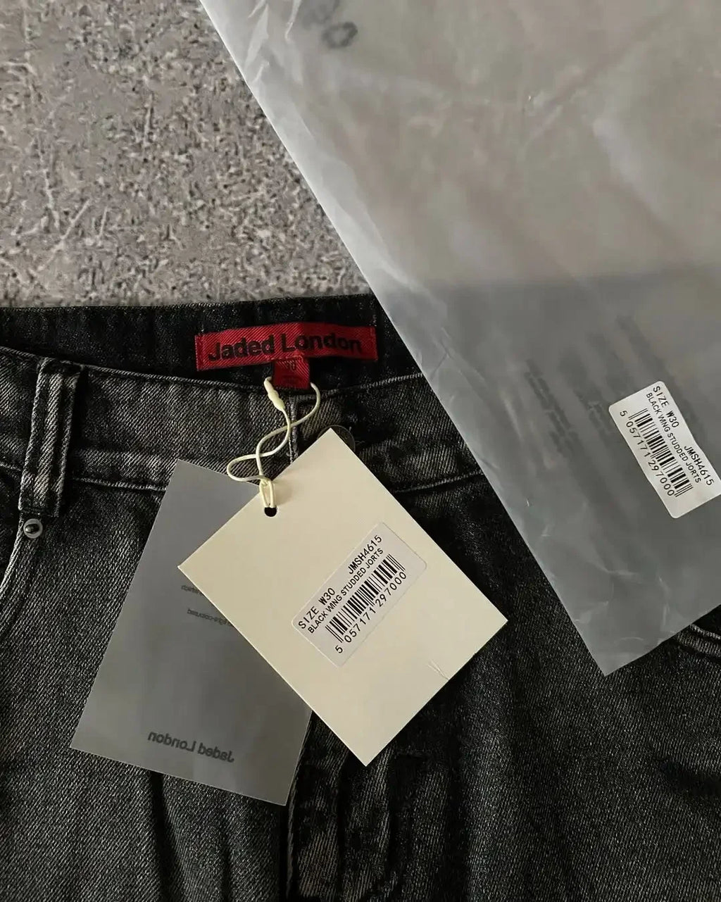 Harajuku Popular Knee Length Denim Shorts Retro Rivet Design Wing Pattern Jeans Y2K Men Women Fashion Punk Loose Wide Leg Pants