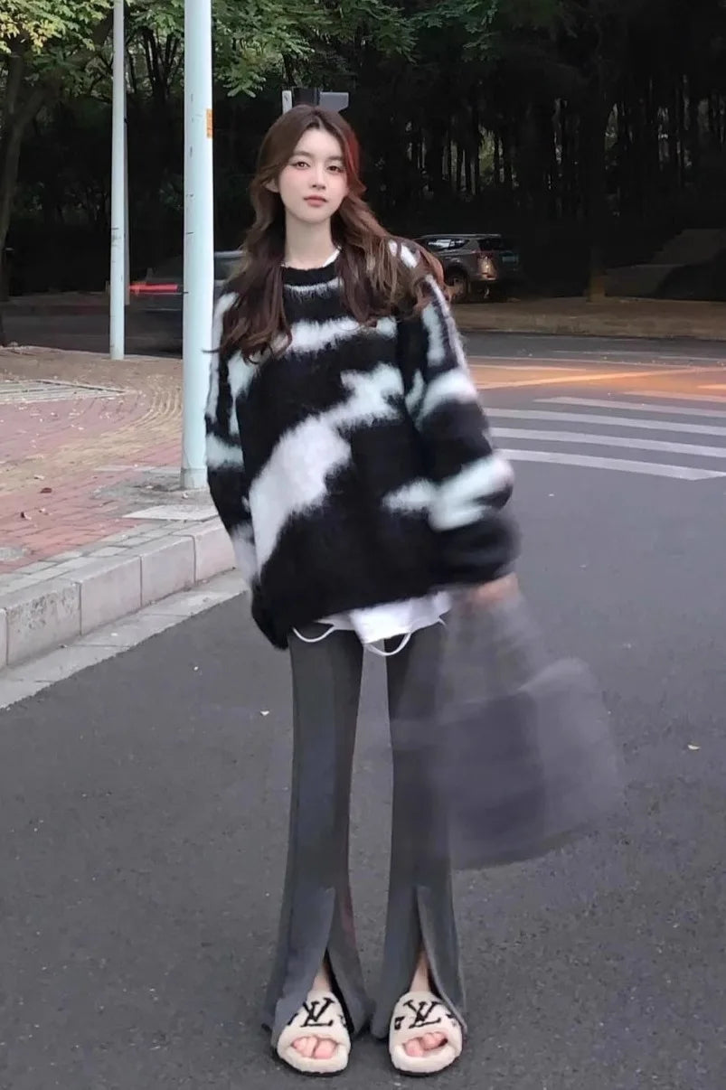 2024 Women's Loose Casual Warm Commuter Sweater Autumn Winter New Thickened Soft Irregular Stripes Fashion Versatile Pullover