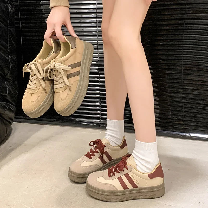 Women's Casual Sports Shoes Spring New Style Versatile Lightweight Lace-Up Mesh Thick Bottom Foot-Extending Dad Sneakers