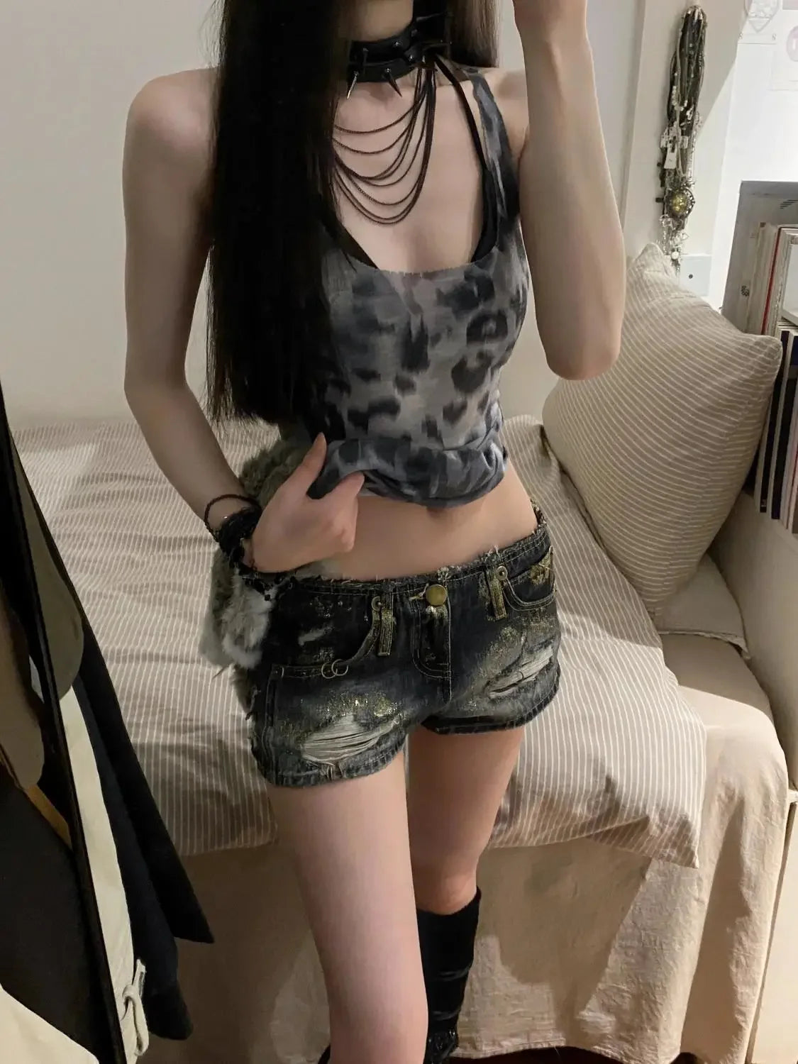 Y2k Vintage Tight Ripped Short Jean Pants Woman Fashion Clothing 2025 Youthful Streetwear Harajuku Flowy Denim Shorts for Women