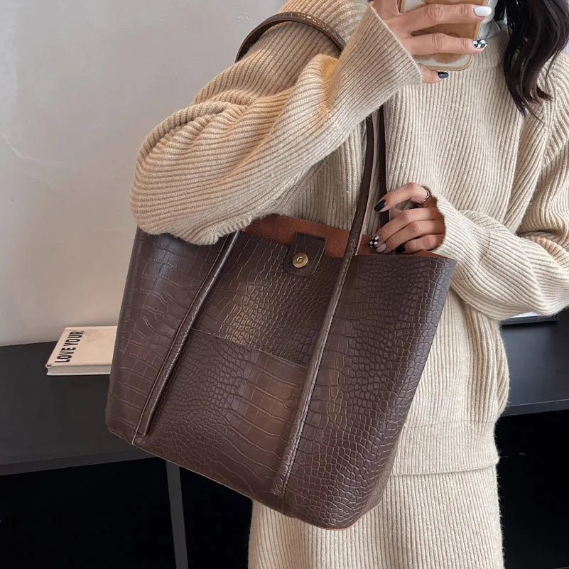 Women Large Pu Leather Shoulder Bag 2023 Vintage Fashion Leather Material Trendy Designer Women's Fashion Handbag Wallet Handbag