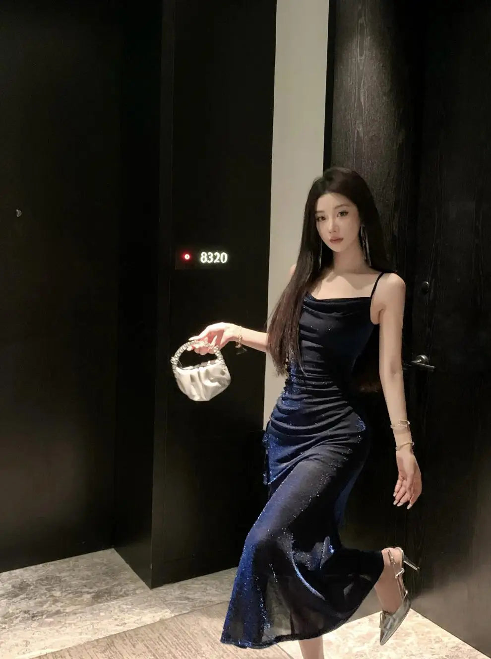 Starlight Sexy Swinging Collar Strap Dress, Mid to Long, Waist Tight, Slim and High End Beach Dress