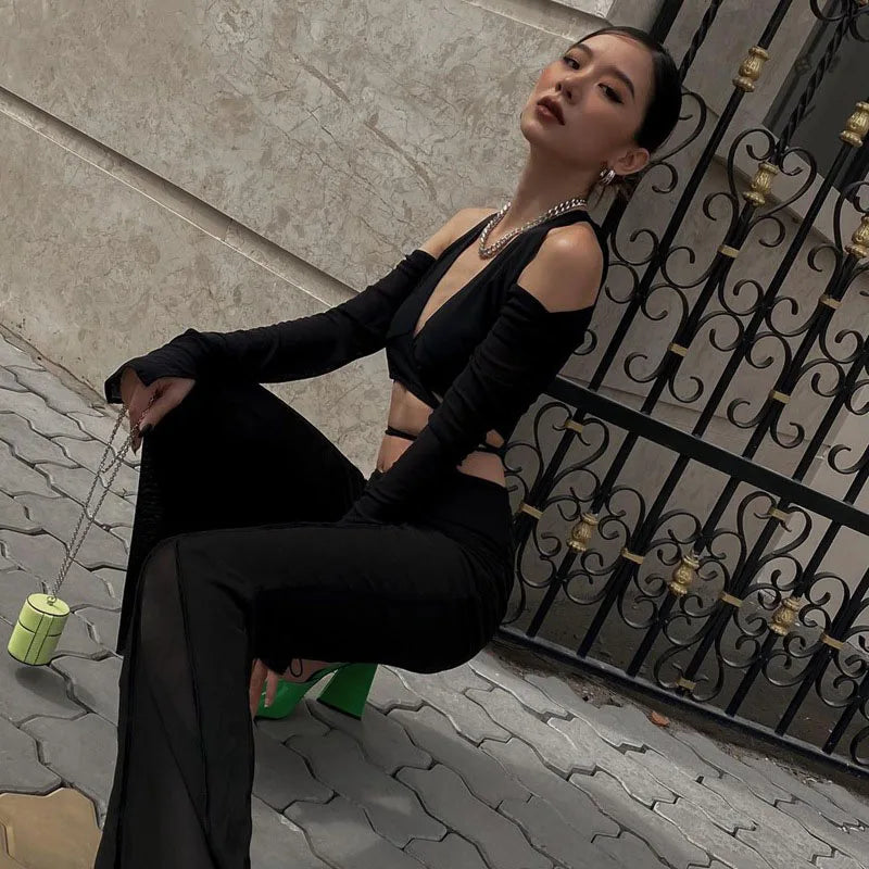 Sexy Black Crop Tops Streetwear Women Fashion 2024 Lace Up Bandage V Neck Cut Out Long Sleeve T Shirts