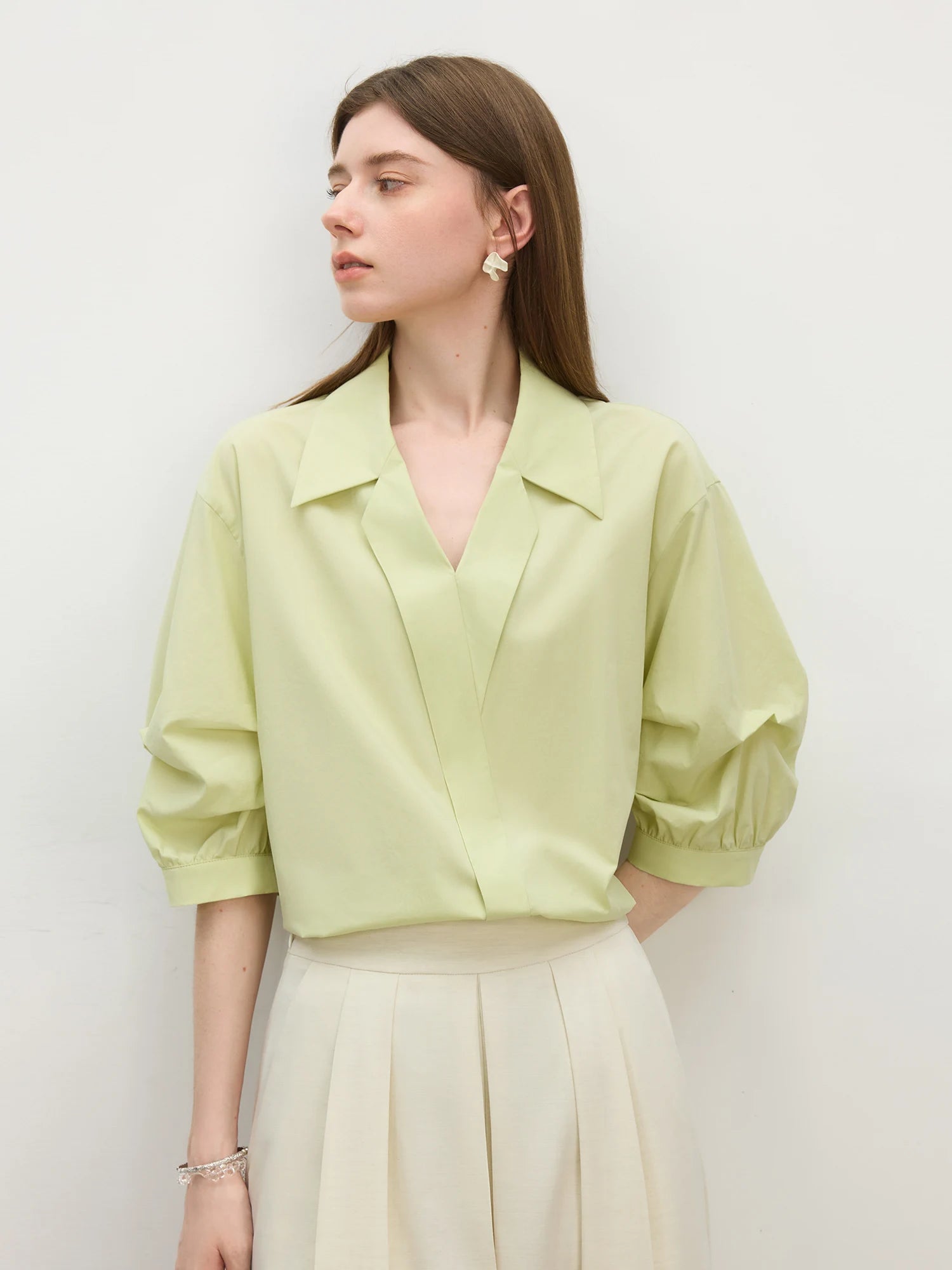 FSLE French Style Elegant Shirt Five-quarter Sleeve Fashion Top for Women 2025 Summer New V-neck Versatile Casual Tops 25FS12536