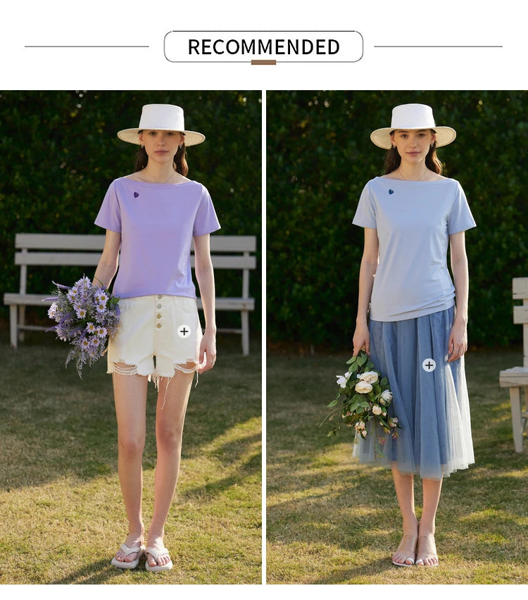 AMII Minimalism T-shirt Women 2023 Spring New Petite Niche Design All-match Office Lady Slash Neck Loose Embroidery Top 12342274