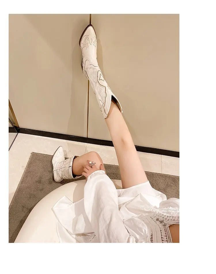 Women's Embroidered Western Mid Calf Boots Cowboy Square Heels Boots Pointed Toe Platform Boots Women Western Shoes Plus Size 42