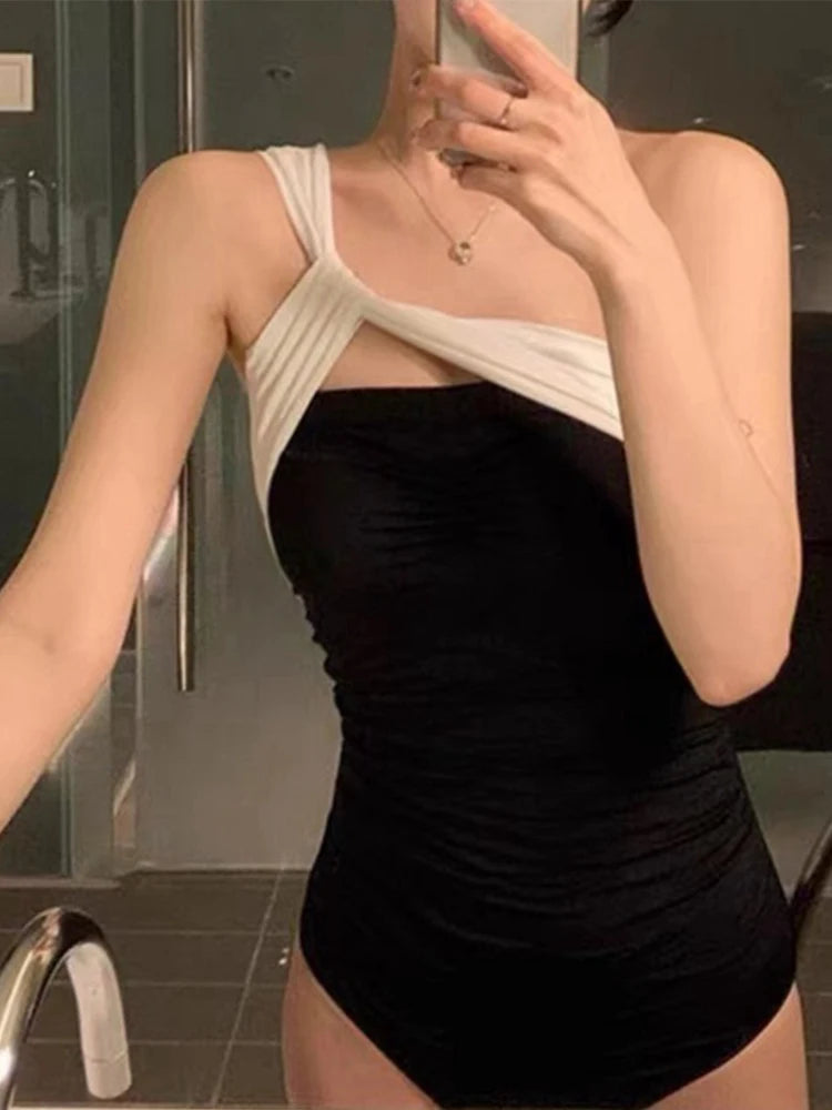 Sexy Half Sleeved Recreation Resort One Piece Swimsuit Women Korean Style Texture The Shoulder Beach Wear One Piece Swimwears