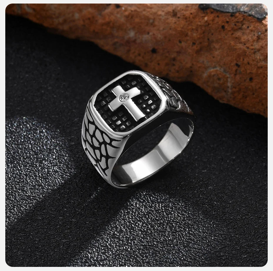 Vnox Bold Cross Signet Rings for Men,Crack Warrior Men's Faith Protect Stamp Finger Band, Vintage Viking Jewelry