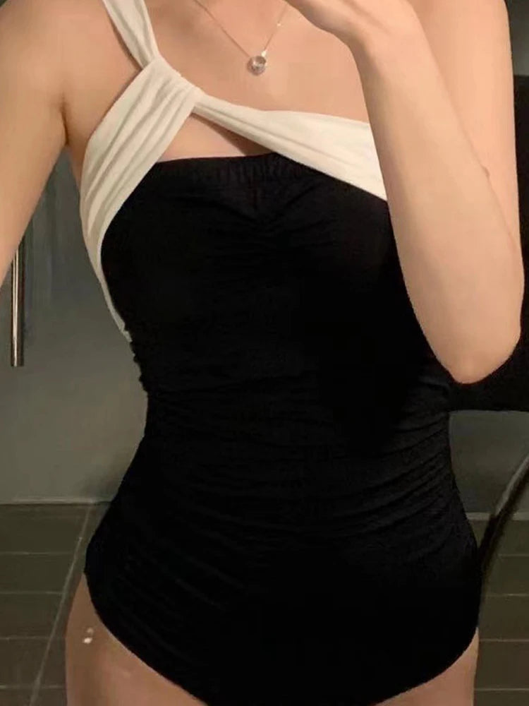 Sexy Half Sleeved Recreation Resort One Piece Swimsuit Women Korean Style Texture The Shoulder Beach Wear One Piece Swimwears