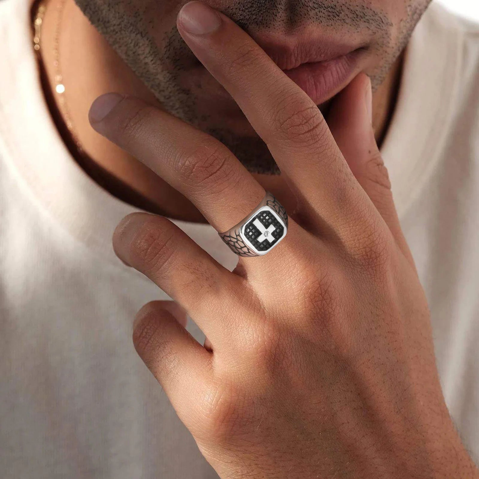 Vnox Bold Cross Signet Rings for Men,Crack Warrior Men's Faith Protect Stamp Finger Band, Vintage Viking Jewelry