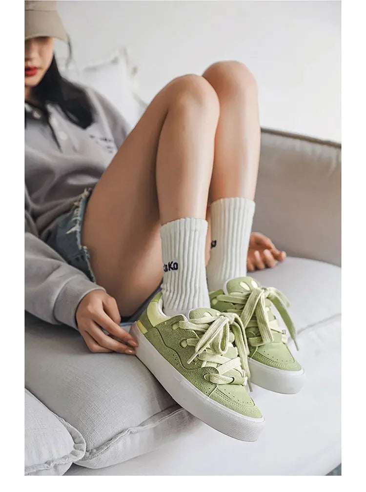 2025 trend men's casual shoes small white shoes board shoes Daddy shoes size