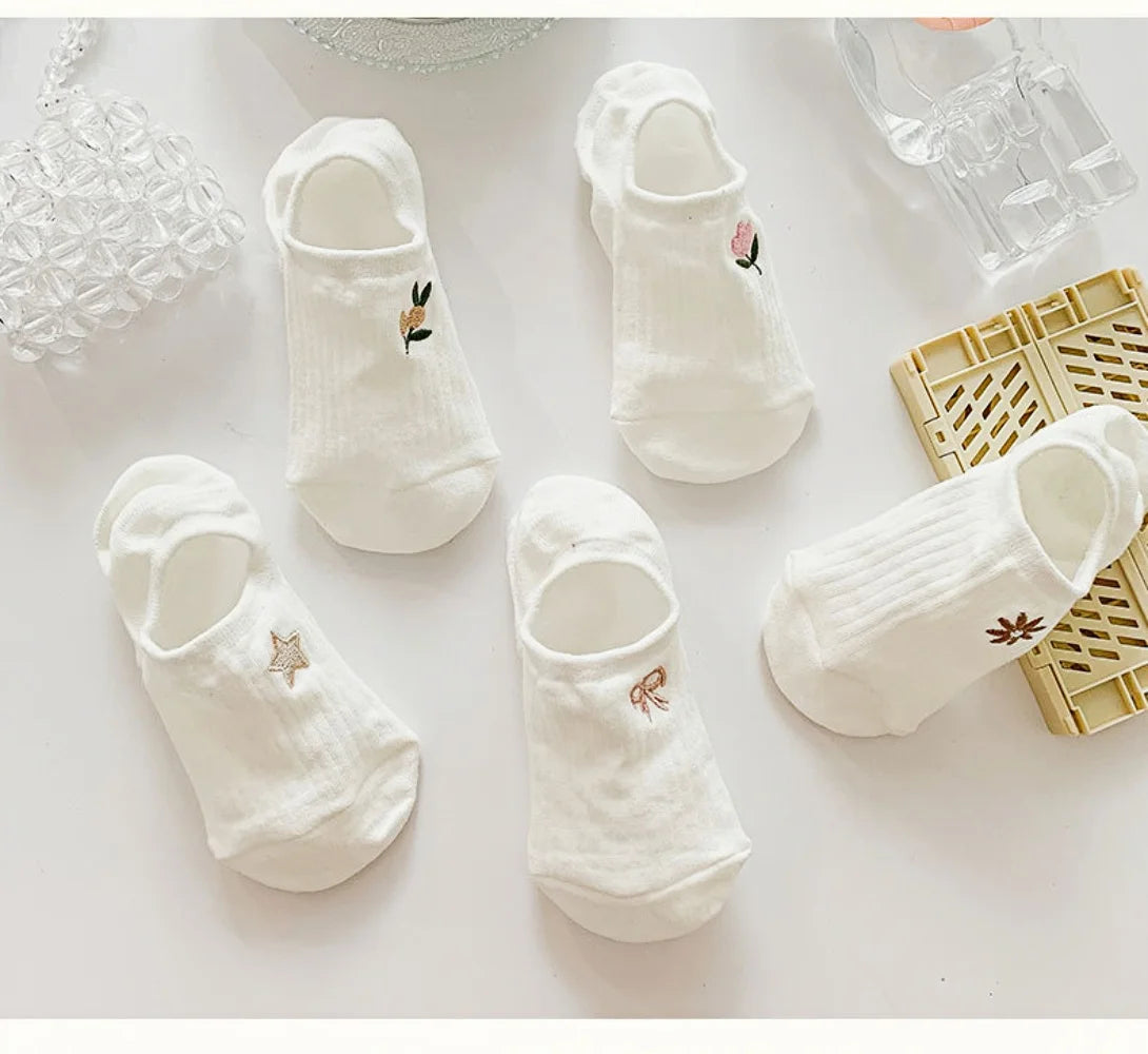 10 Pairs Women's boat socks summer white animal and plant cute embroidery invisible socks silicone anti slip socks