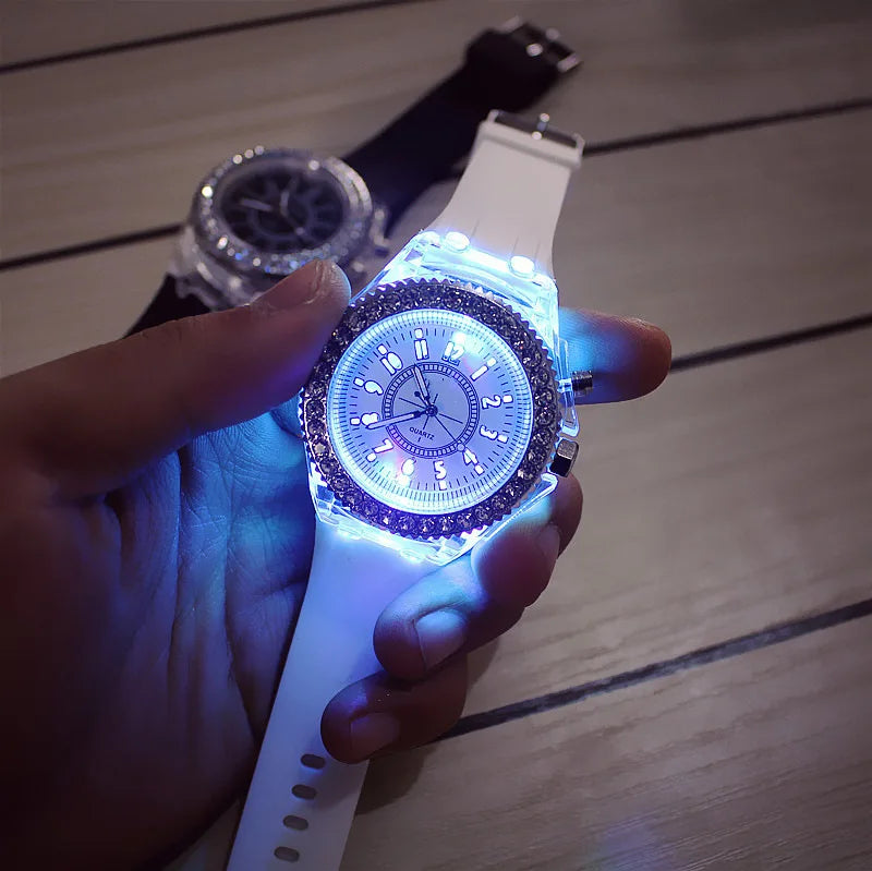 led Flash Luminous Watch Personality trends students lovers jellies woman men's watches 7 color light WristWatch bayan kol saati