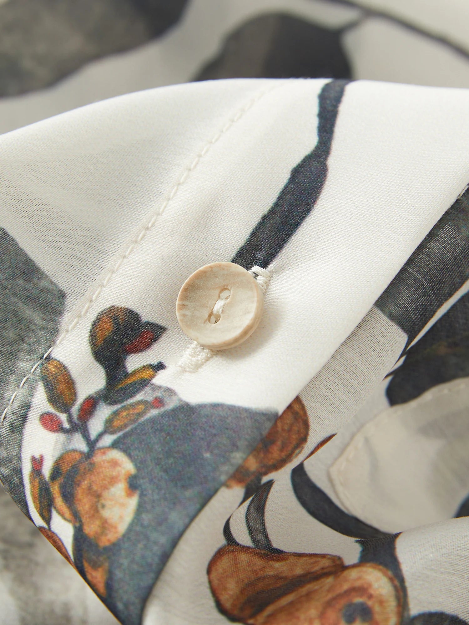 FSLE Holiday Style Plant Print Loose Shirt For Women Summer 2025 New Arrival Temperament Commuter Chic Shirt 25FS12848