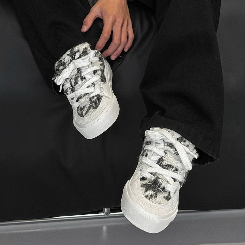 Casual shoes are trendy and versatile, classic night king white sneakers, skate shoes and dad shoes