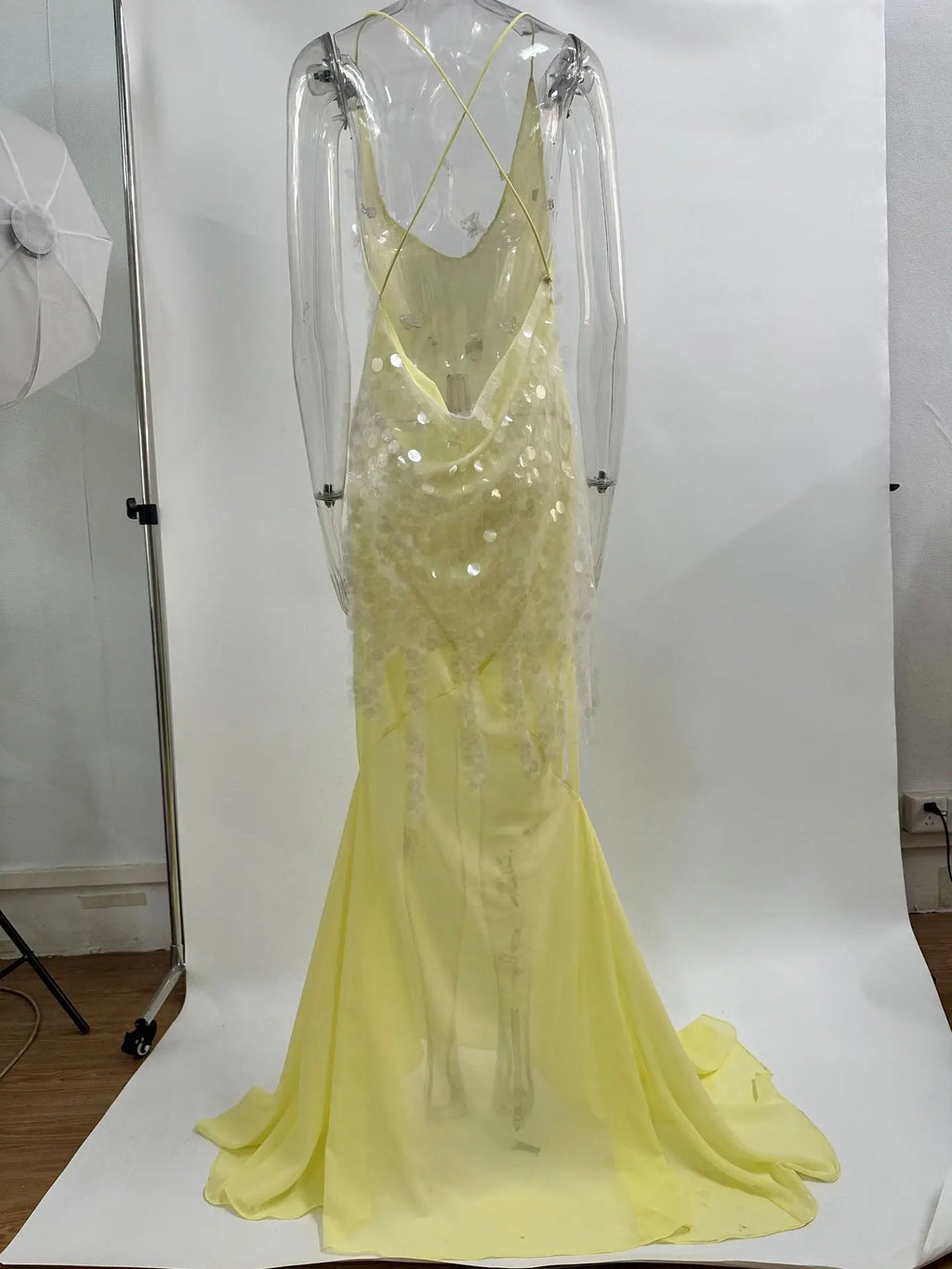 Weird Puss Sequins Women Dress v-Neck Backless Halter Round Glitter Tassels Peach Buttocks Cross Vacation Beach Party Vestidos