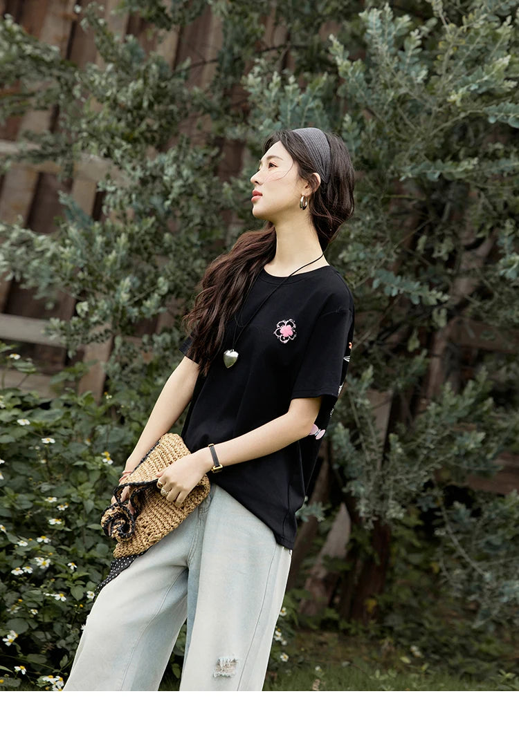 MISHOW Casual Graffiti T-shirt Women Summer 2025 Short Sleeve Round Neck Loose Shirts Female New Fashion Tops Lady MXE15T0475