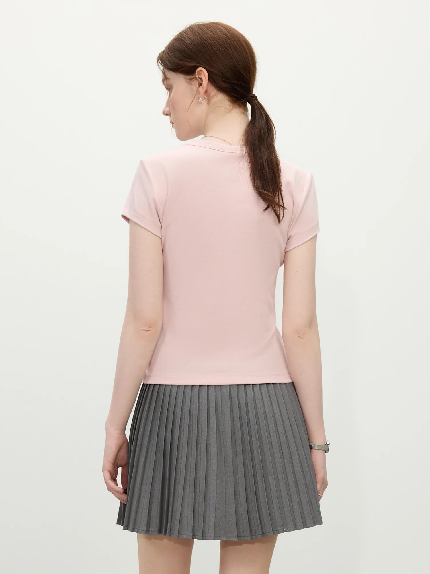 FSLE MInimalism Style Pink Straight Shoulder Short-sleeved T-shirt for Women 2025 Summer New Slim Fit Round Neck Top 25FS12113