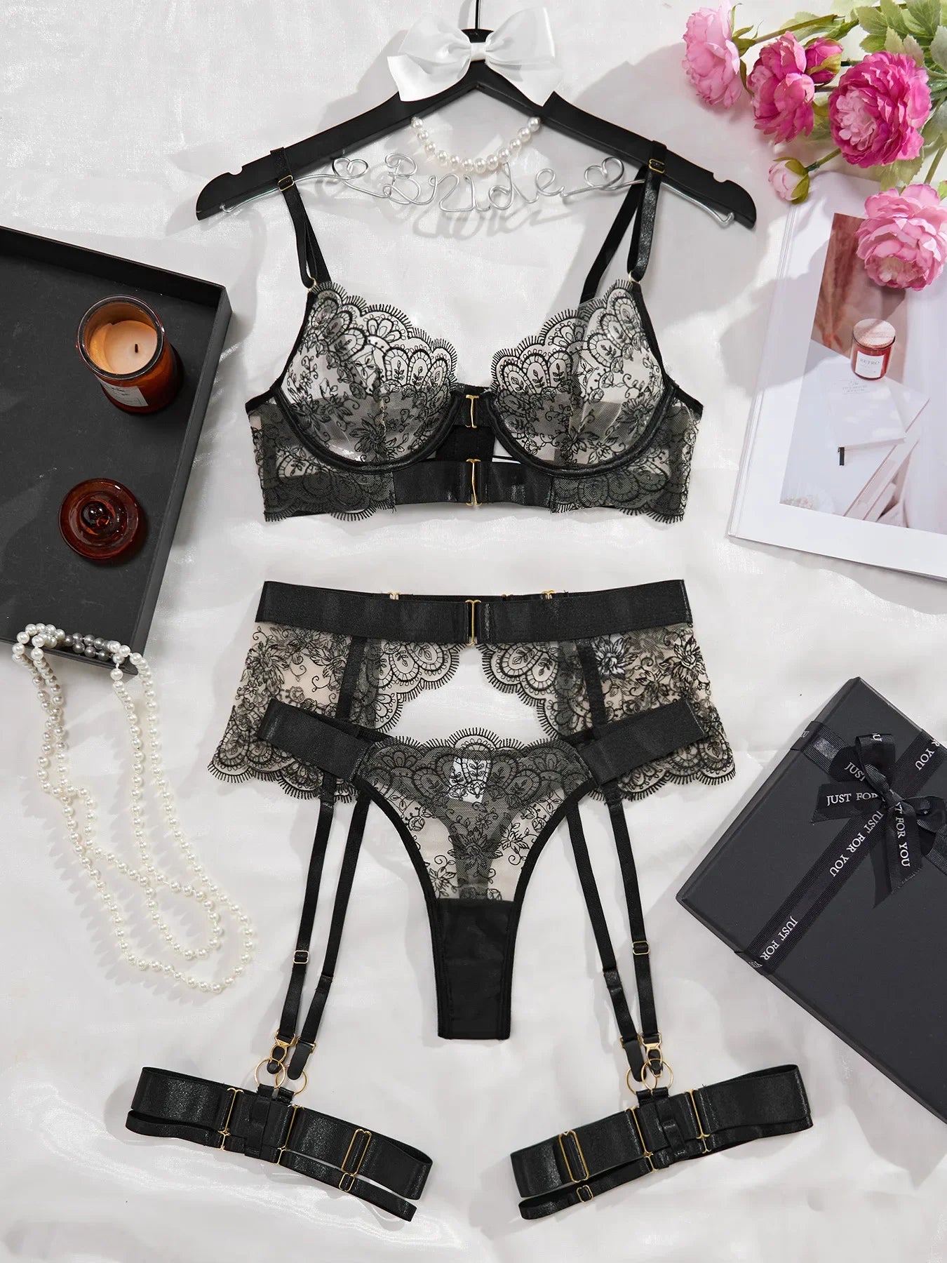 2025 New Erotic Set See-Through Embroidered Sexy Eyelash Lace Body Shaping Lingerie Four-Piece Set Women Onlyfan