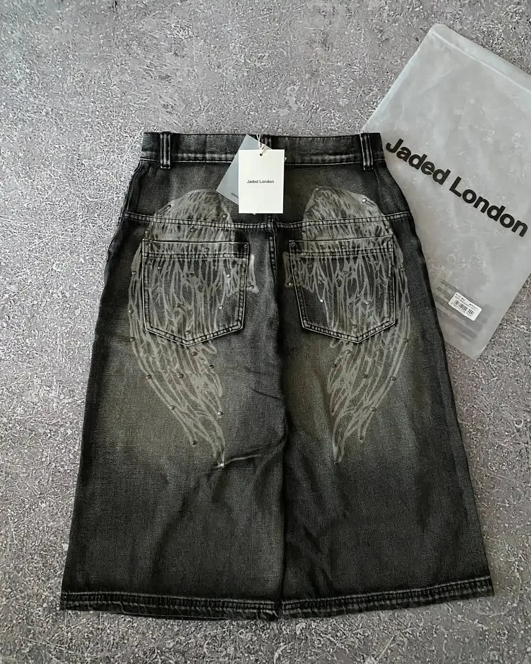 Harajuku Popular Knee Length Denim Shorts Retro Rivet Design Wing Pattern Jeans Y2K Men Women Fashion Punk Loose Wide Leg Pants