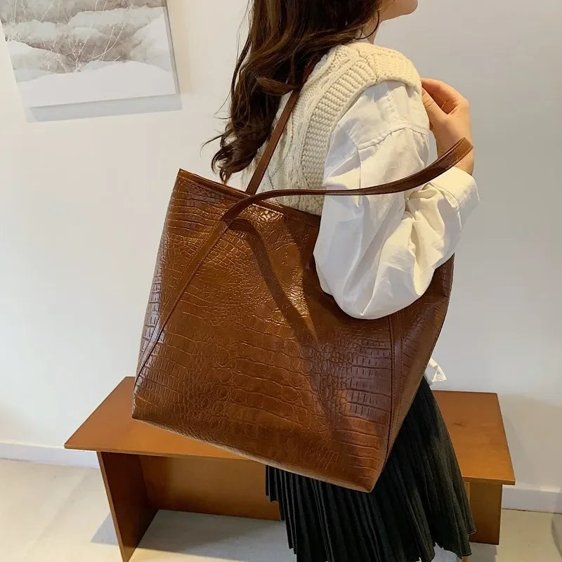 Large Capacity Quirky Design Tote Bag Retro Women's New Hot Sale Of The Season Casual Winter Commuter Single Shoulder Bag Zipper