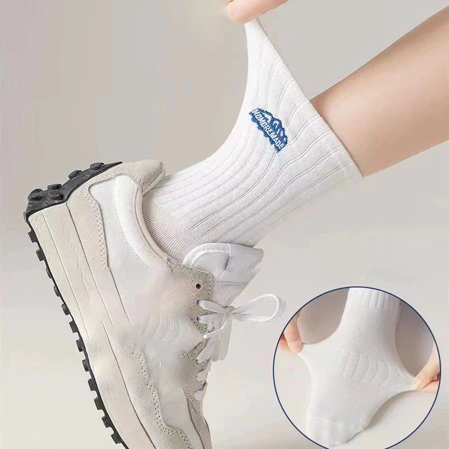 4 Pairs Men Solid Color Printed Mid Tube Socks Fashionable Letter Comfortable Sweat Absorbing Breathable Couple Casual Socks