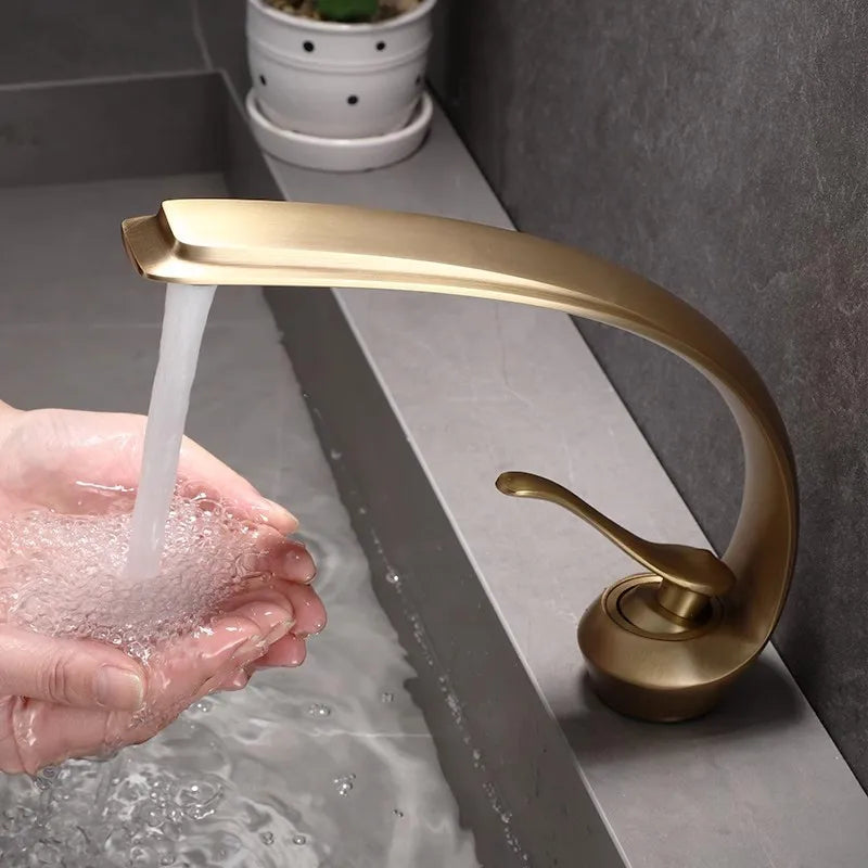 Antique Bronze Bathroom Faucet Brass Basin Faucets  Hot & Cold Bathroom Sink Faucet Waterfall Lavotory Faucet  Mixer Water Tap