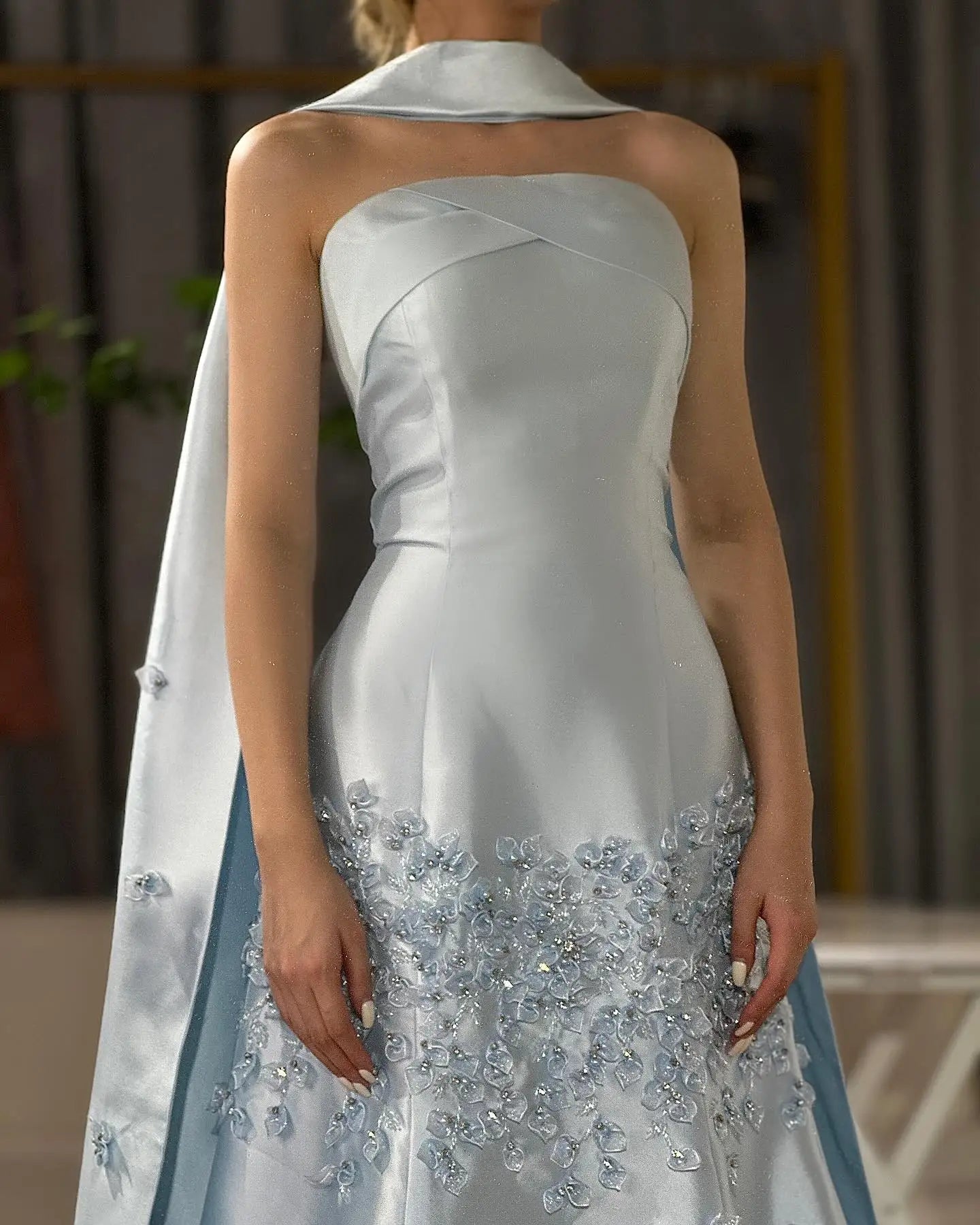 Customized Fashion Satin Crystal Pearls Evening Dresses High Quality Strapless Celebrity Gowns Custom Made Vestido De Noche