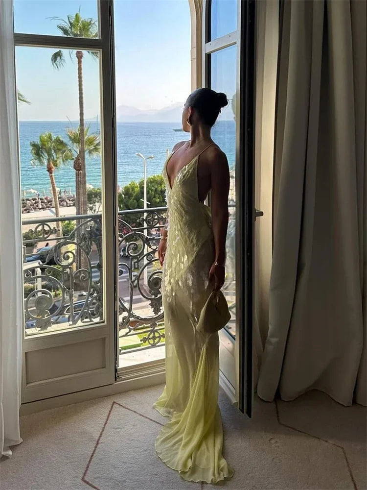 Weird Puss Sequins Women Dress v-Neck Backless Halter Round Glitter Tassels Peach Buttocks Cross Vacation Beach Party Vestidos