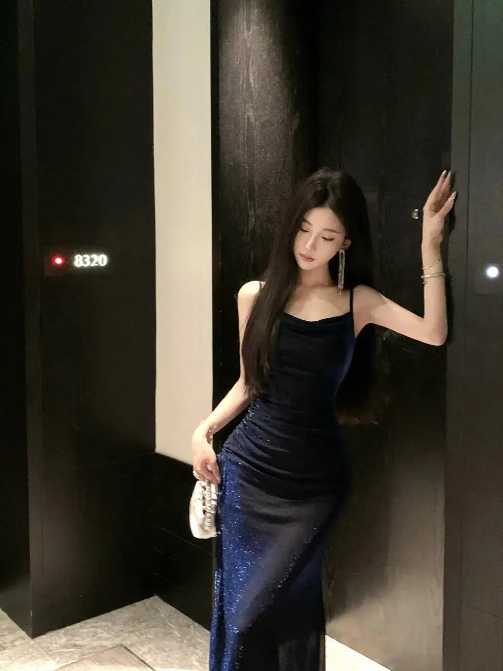 Starlight Sexy Swinging Collar Strap Dress, Mid to Long, Waist Tight, Slim and High End Beach Dress