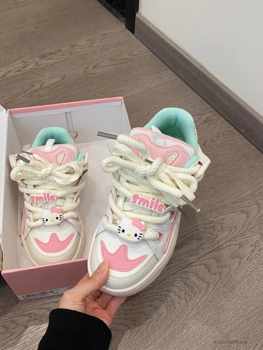 Sanrio Hello Kitty Luxury Design Plate Shoes Y2k Girl Cartoon Korean Style Aesthetic Cute Shoes Women Fashion Casual Sneakers