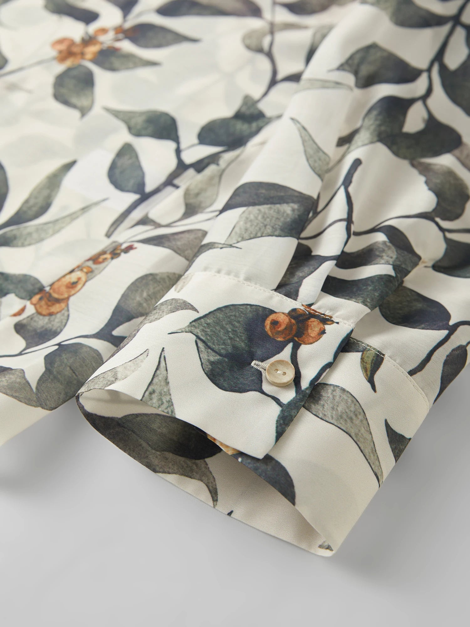 FSLE Holiday Style Plant Print Loose Shirt For Women Summer 2025 New Arrival Temperament Commuter Chic Shirt 25FS12848