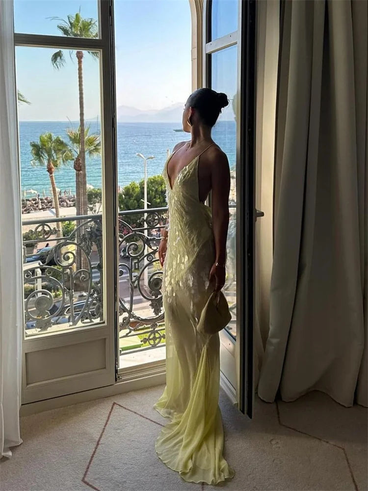 Weird Puss Sequins Women Dress v-Neck Backless Halter Round Glitter Tassels Peach Buttocks Cross Vacation Beach Party Vestidos