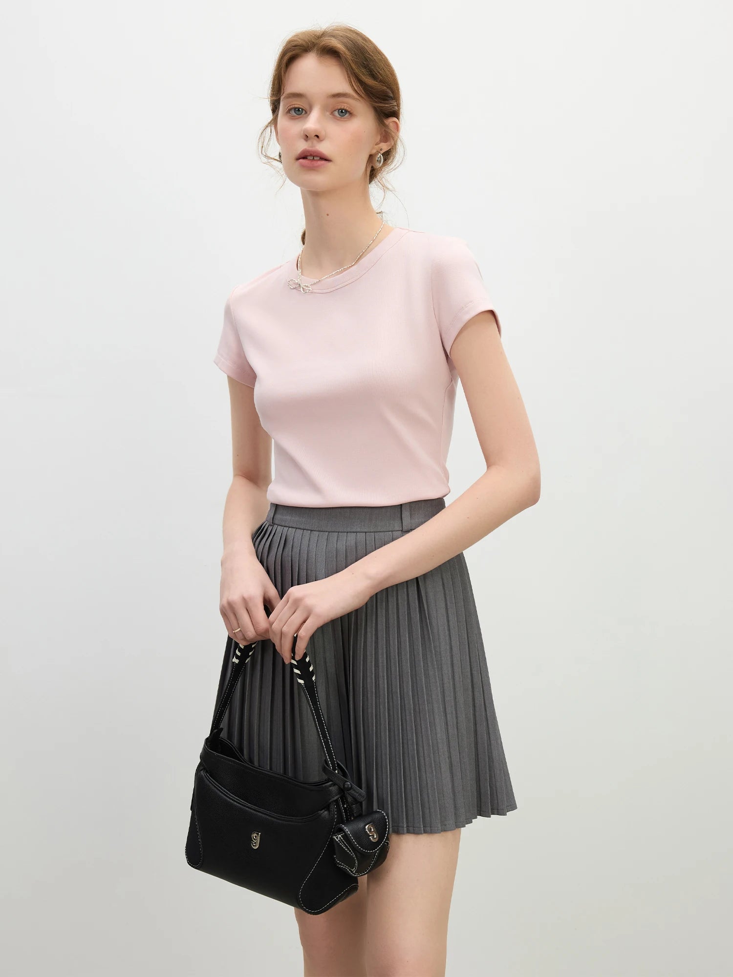 FSLE MInimalism Style Pink Straight Shoulder Short-sleeved T-shirt for Women 2025 Summer New Slim Fit Round Neck Top 25FS12113