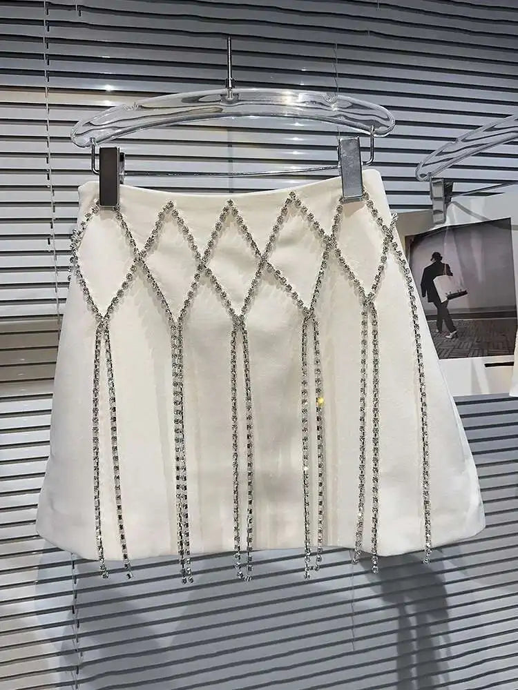 DEAT 2025 Spring New Fashion Diamond Chain Design Mini Skirt For Women Zipper Waist A-line Wrapped Hip Skirts Female 11XX5371