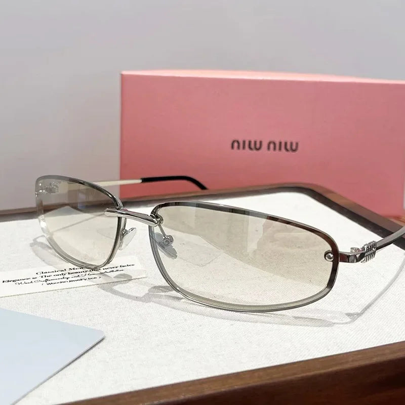 Light Colored Sunglasses for Women in Early Spring, Silver Sunglasses, Vintage Style, Millennial Hot Girl, Mercury Lenses