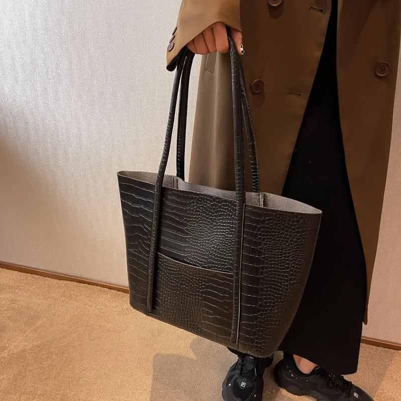 Women Large Pu Leather Shoulder Bag 2023 Vintage Fashion Leather Material Trendy Designer Women's Fashion Handbag Wallet Handbag
